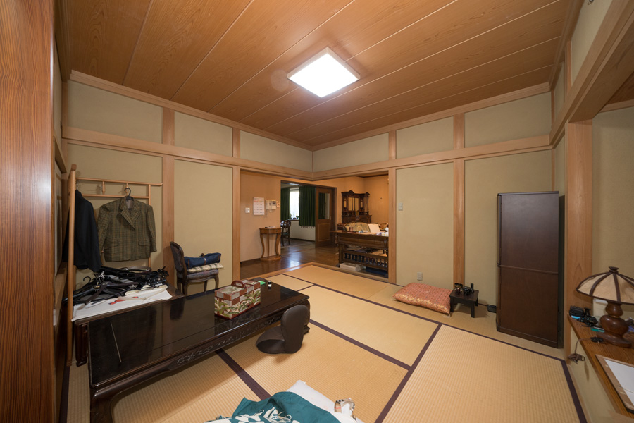 室内側から見た様子。独立した部屋としても利用できるように引き戸を設け別途にドアもご用意しています