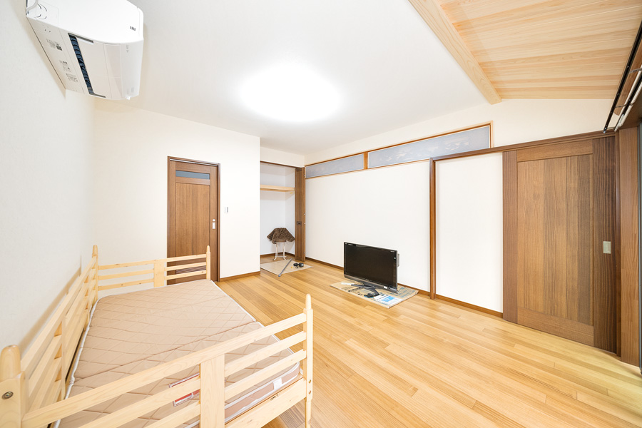 縁側を部屋内に変え洋室へ