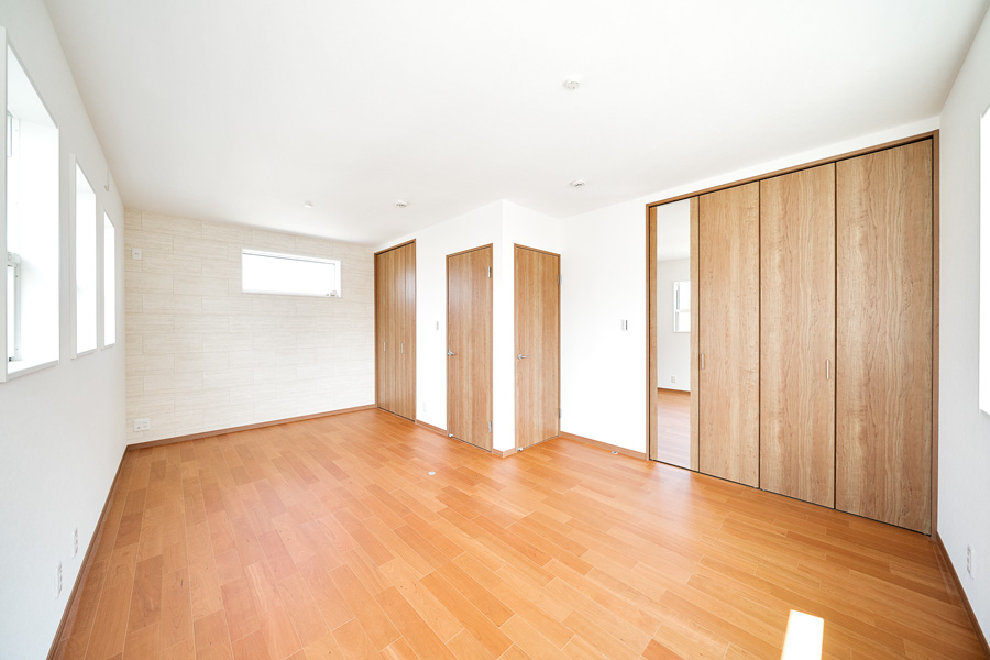 2F子供部屋（将来的に仕切りを設けて2部屋に分割可能）